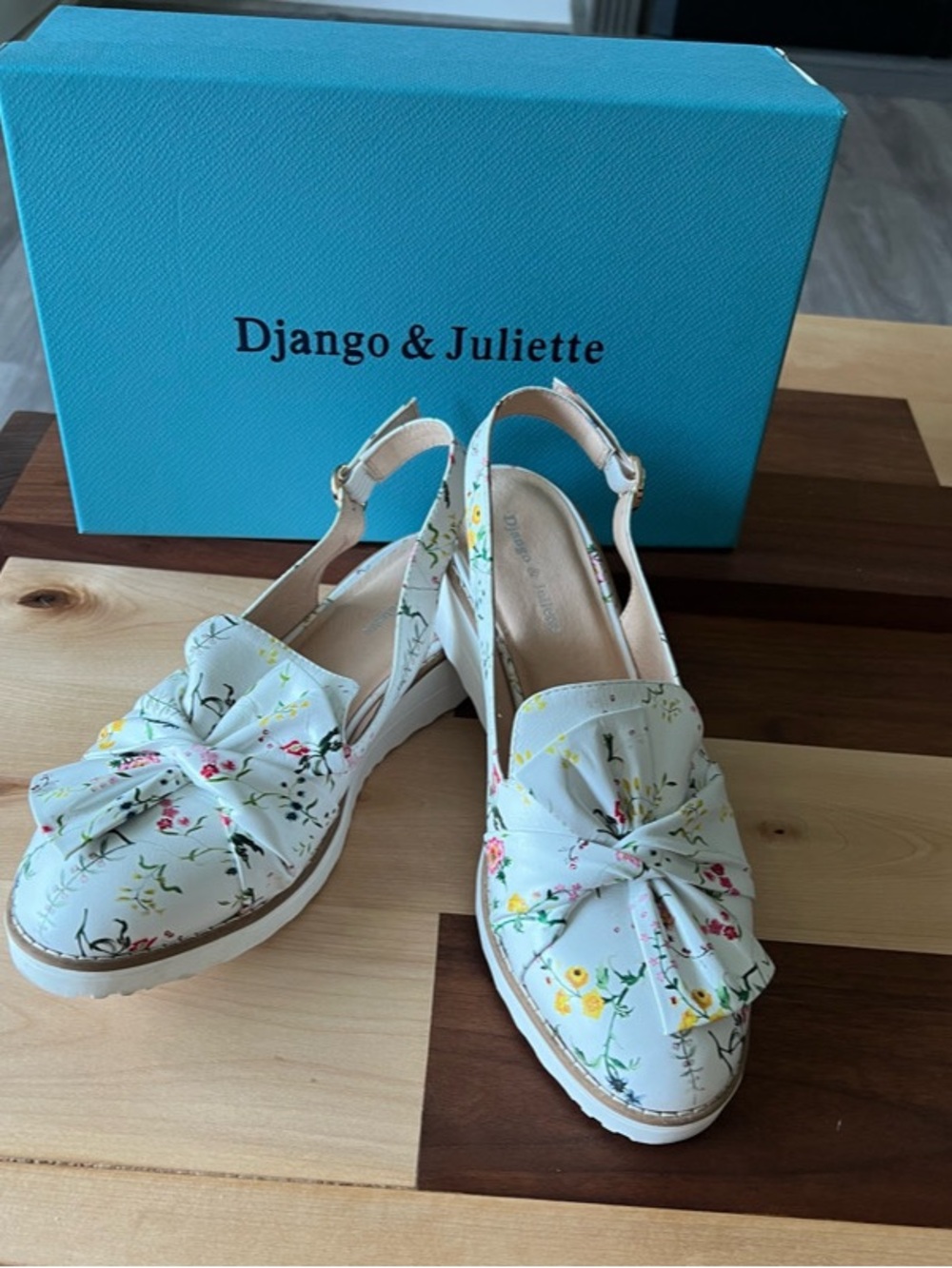 Django & Juliette Floral Knot Slingback Mules in White